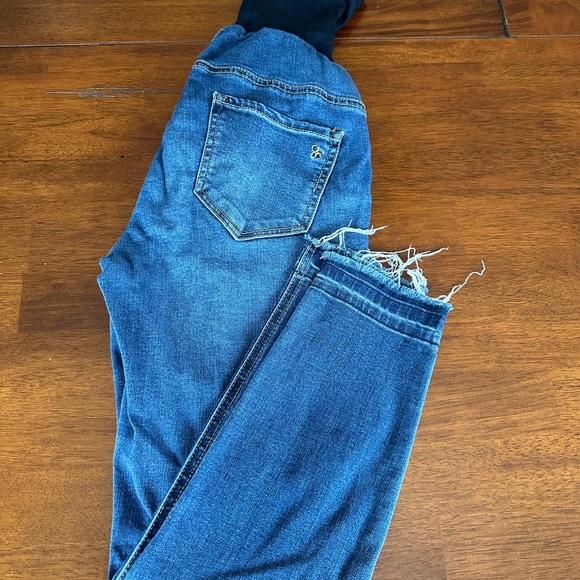 Jessica Simpson maternity ankle skinny jeans with belly band - Picture 3 of 3